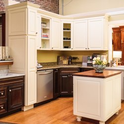 Moynihan Lumber - Kitchen Cabinet Showroom