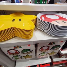 Merchandise/displays Merchandise/displays