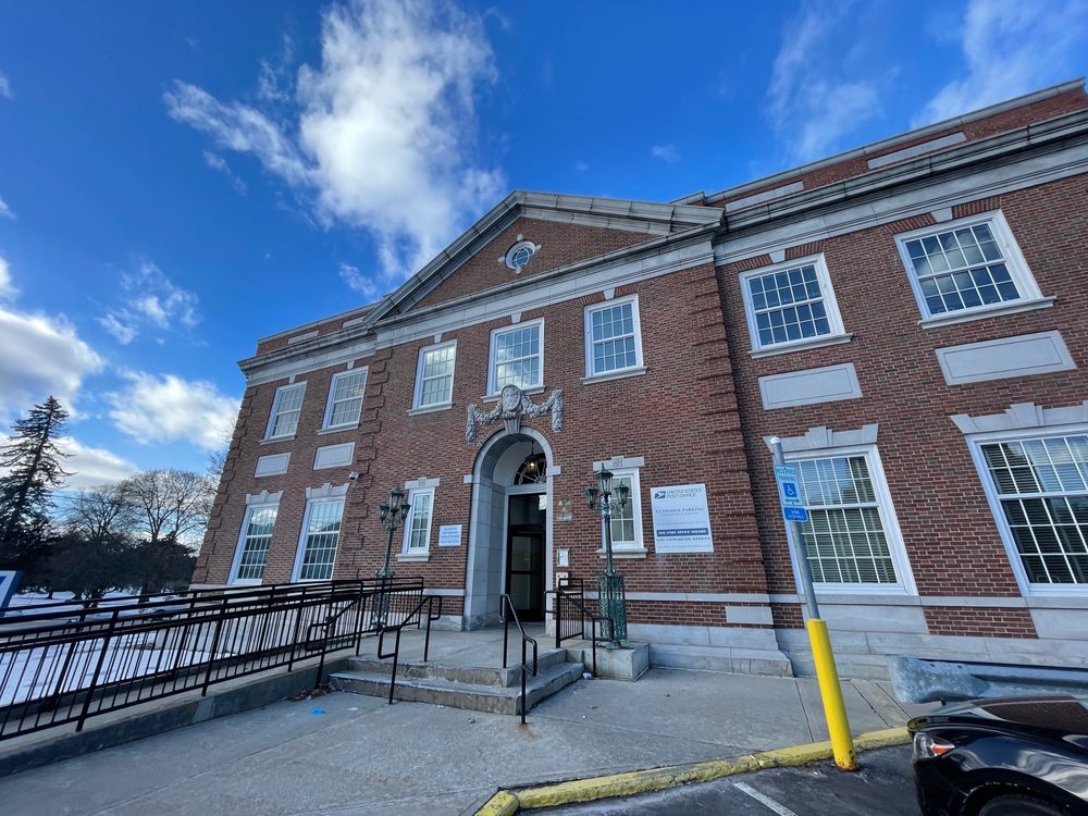 US POST OFFICE Updated September 2024 22 Reviews 125 Forest Ave