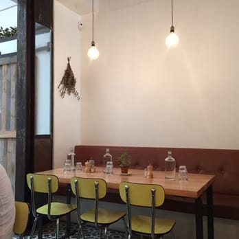 Holybelly 19 - Interior - Breakfast & Brunch Near Me - Paris, 75 Holybelly 19 - Interior - Breakfast & Brunch Near Me - Paris, 75