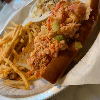 Sam's Chowder House - Lobster roll - Seafood Near Me - Half Moon Bay, California Sam's Chowder House - Lobster roll - Seafood Near Me - Half Moon Bay, California