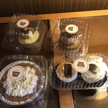Molly's Cupcakes - Cupcakes Near Me - Chicago, Illinois Molly's Cupcakes - Cupcakes Near Me - Chicago, Illinois