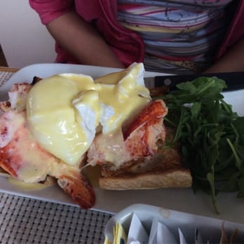 Savvy Sailor - Maritime Bennie : big piece of lobster - Canadian (New) Near Me - Lunenburg, Nova Scotia