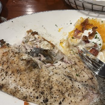 Red Lobster - Rainbow trout and mashed potatoes - Seafood Near Me - Southaven, Mississippi