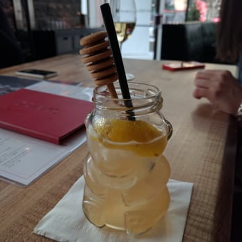 Earls Kitchen + Bar - Bees Knees cocktail - Canadian (New) Near Me - Toronto, Ontario Earls Kitchen + Bar - Bees Knees cocktail - Canadian (New) Near Me - Toronto, Ontario