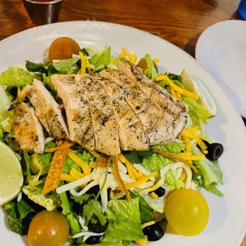 Lulu's Waikiki - Southwest chicken salad - Burgers Near Me - Honolulu, Hawaii Lulu's Waikiki - Southwest chicken salad - Burgers Near Me - Honolulu, Hawaii