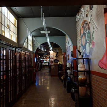 Mr Kimchi - Golf Road - Entrance corridor - Korean Near Me - Mount Prospect, Illinois