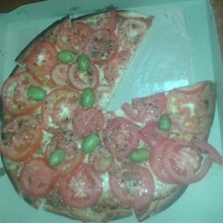 El Horno - Es la segunda vez que pido delivery y ambas veces llegó en el tiempo prometido y la pizza es buenisima. Super recomendable.