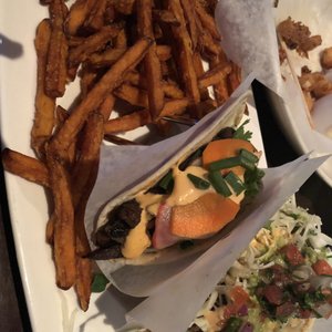 Yard House 296 Photos 329 Reviews American New 1300 Main St Kansas City Mo Restaurant Reviews Phone Number Menu