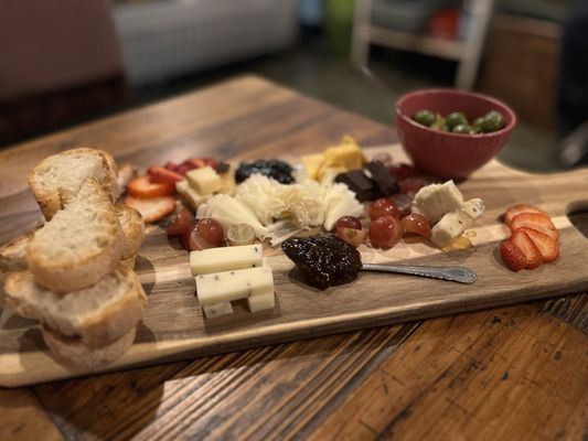 Mingle + Graze by null