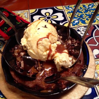 Chili's - Skillet Toffee Fudge Brownie - American Near Me - Hoffman Estates, Illinois