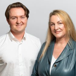 Berkeley Portrait Studio - Mother and Son (in common business)