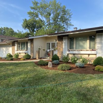 1st Impressions - Landscaping - Landscaping Near Me - Downers Grove, Illinois
