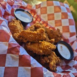 Burger N Brew - Wing zings