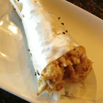 Sushi World - Baked Blue Crab hand roll - Sushi Bars Near Me - Cypress, California