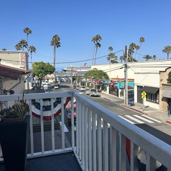Catalina Island Inn - 2nd floor common balcony - Hotels Near Me - Avalon, California Catalina Island Inn - 2nd floor common balcony - Hotels Near Me - Avalon, California