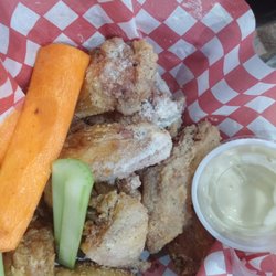 Wing House - Tiny wings barely coated in flavour....