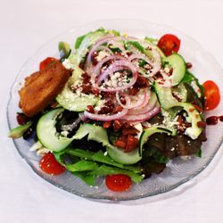 Pin Oak Pub & Links - Their menu changes seasonally, all the food here is extremely fresh! The flavors in the new Greek Salad and Greek Chicken Wrap are exquisite