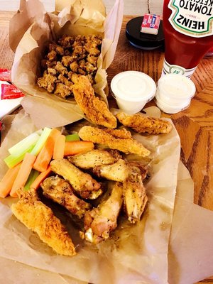 Brother’s Wings&Bings by null