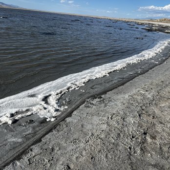 Antelope Island State Park - Beach with salt foam / crystals - Hiking Near Me - Syracuse, Utah Antelope Island State Park - Beach with salt foam / crystals - Hiking Near Me - Syracuse, Utah