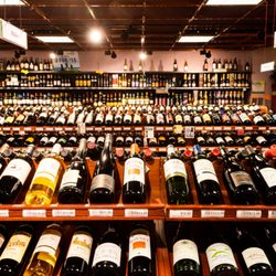 Pier Liquors
