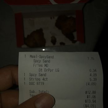 Chick-fil-A - Order a 4ct strip and they gave me nuggets - Fast Food Near Me - Houston, Texas Chick-fil-A - Order a 4ct strip and they gave me nuggets - Fast Food Near Me - Houston, Texas