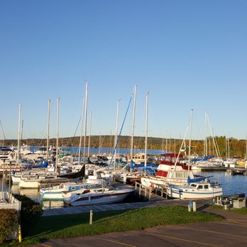 Washburn Marina - Summer Slips - Boat Repair Near Me - Washburn, Wisconsin Washburn Marina - Summer Slips - Boat Repair Near Me - Washburn, Wisconsin
