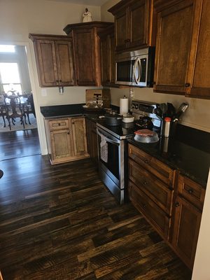 Kitchen Clean - With Pristine Services, you will get quality, detailed work! We offer; basic house cleaning, deep cleaning, move in/out cleaning, post construction cleaning, office cleaning, commercial cleaning, carpet cleaning, window cleaning!