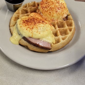 Noble Restaurant - Waffles Benedict - Breakfast & Brunch Near Me - Wyoming, Michigan