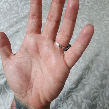 The Perfect Cut - hair dye all over my hands - Hair Salons Near Me - Carlsbad, California
