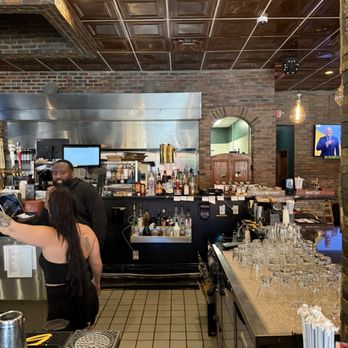 District GastroBar - Inside - Cocktail Bars Near Me - Orlando, Florida District GastroBar - Inside - Cocktail Bars Near Me - Orlando, Florida
