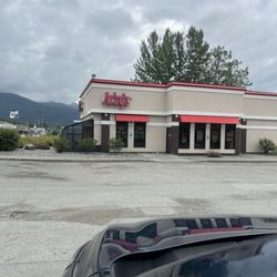 Arby's - Raining lightly in ER Outside picture
