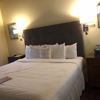Pleasant Inn - King bed - Hotels Near Me - Morro Bay, California