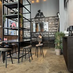 JOE & THE JUICE - Big fan of the interior design.