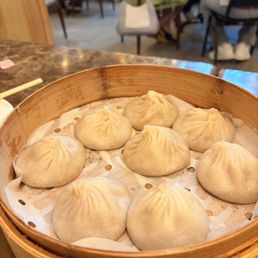 Crab Meat with Pork Meat Soup Dumplings (8) Crab Meat with Pork Meat Soup Dumplings (8)