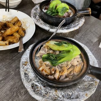 A+ Hong Kong Kitchen - Clay pot P7. Black Mushroom and Chicken Rice Stone Pot - Cantonese Near Me - Seattle, Washington A+ Hong Kong Kitchen - Clay pot P7. Black Mushroom and Chicken Rice Stone Pot - Cantonese Near Me - Seattle, Washington