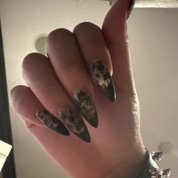 Black French tip with lace