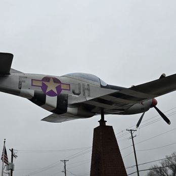 Veteran's Memorial Museum - Airplane on display outside - Museums Near Me - Branson, Missouri Veteran's Memorial Museum - Airplane on display outside - Museums Near Me - Branson, Missouri