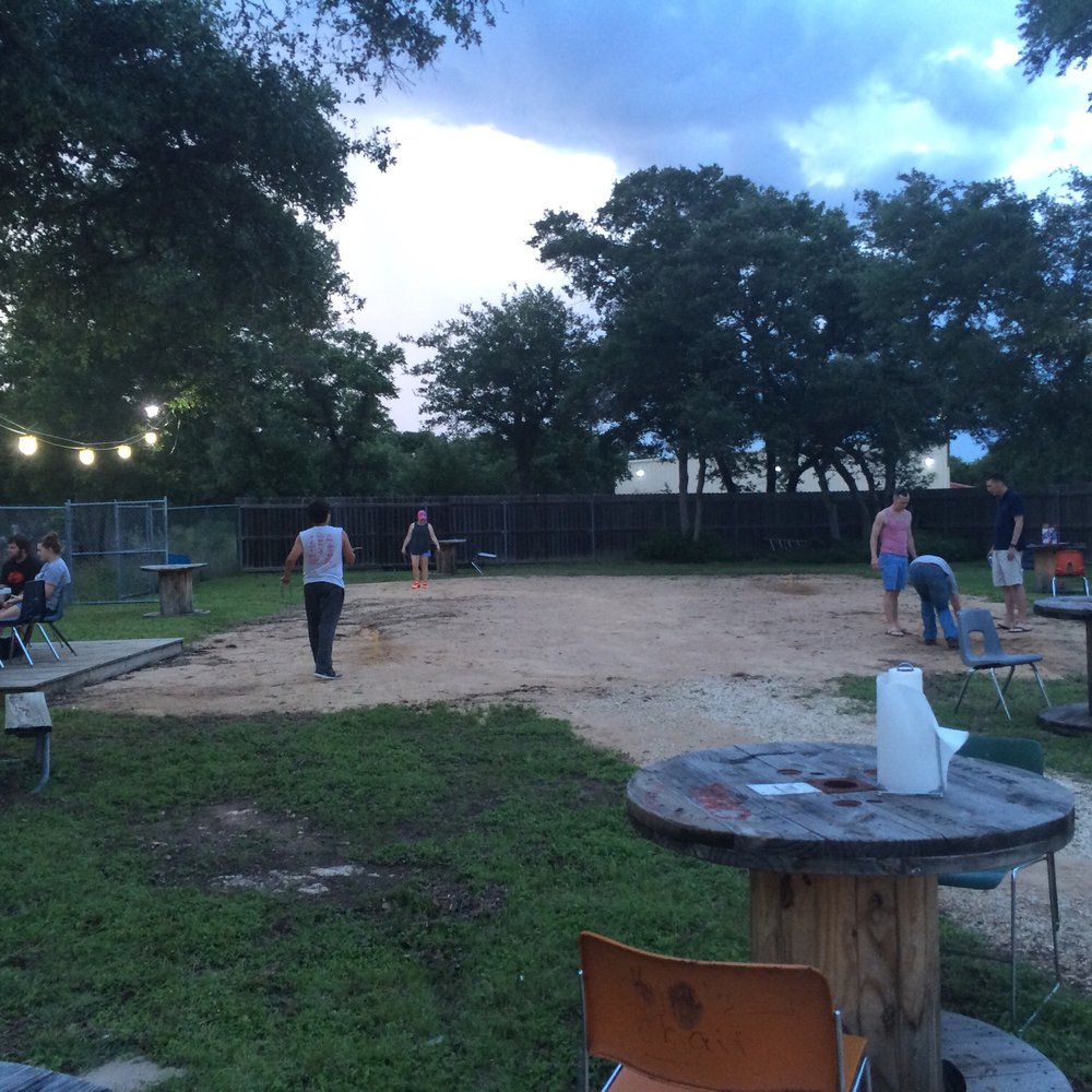 Crawfish Express - Large outdoor seating with horseshoe pits - Cajun/Creole Near Me - Morgans Point Resort, Texas Crawfish Express - Large outdoor seating with horseshoe pits - Cajun/Creole Near Me - Morgans Point Resort, Texas