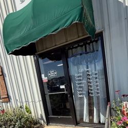 Dora’s Sale Barn Cafe - Front entrance