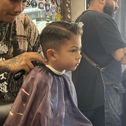 Razorbacks Barber Shop