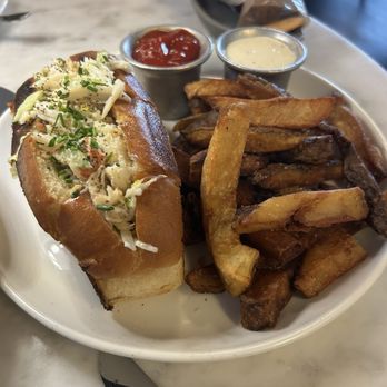 Half Shell - Crab roll - Bars Near Me - Seattle, Washington Half Shell - Crab roll - Bars Near Me - Seattle, Washington