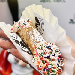 Dolce Bella - Birthday cake filling with rainbow sprinkles