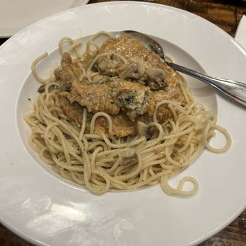 Cucina Pizza & Bar - Pollo Marsala - Salad Near Me - Orlando, Florida