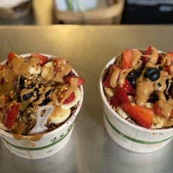Healthy Hut Market and Cafe - Açaí bowls with peanut butter, honey, strawberries, bananas, granola, and all the goodness.