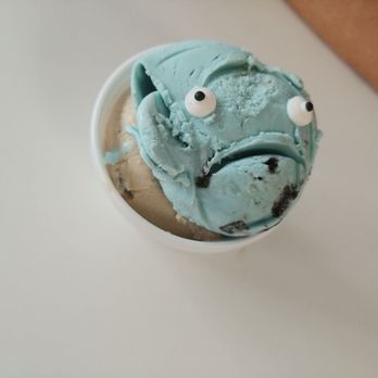 Howdy Homemade Ice Cream - Cookie monster and Dr. Pepper chocolate chip - Desserts Near Me - Dallas, Texas