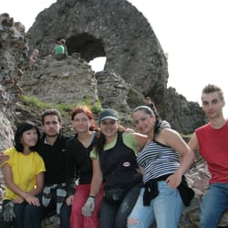 Château de l'Engelbourg Oeil de la Sorcière - Chantier jeunes international à l'oeuvre sur les ruines du château