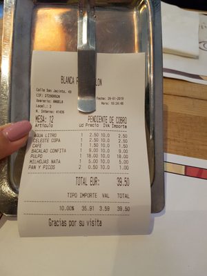 Blanca Paloma by null