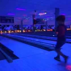 Hopedale Bowling Lanes - disco bowling