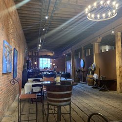Barrister Winery - Seating area